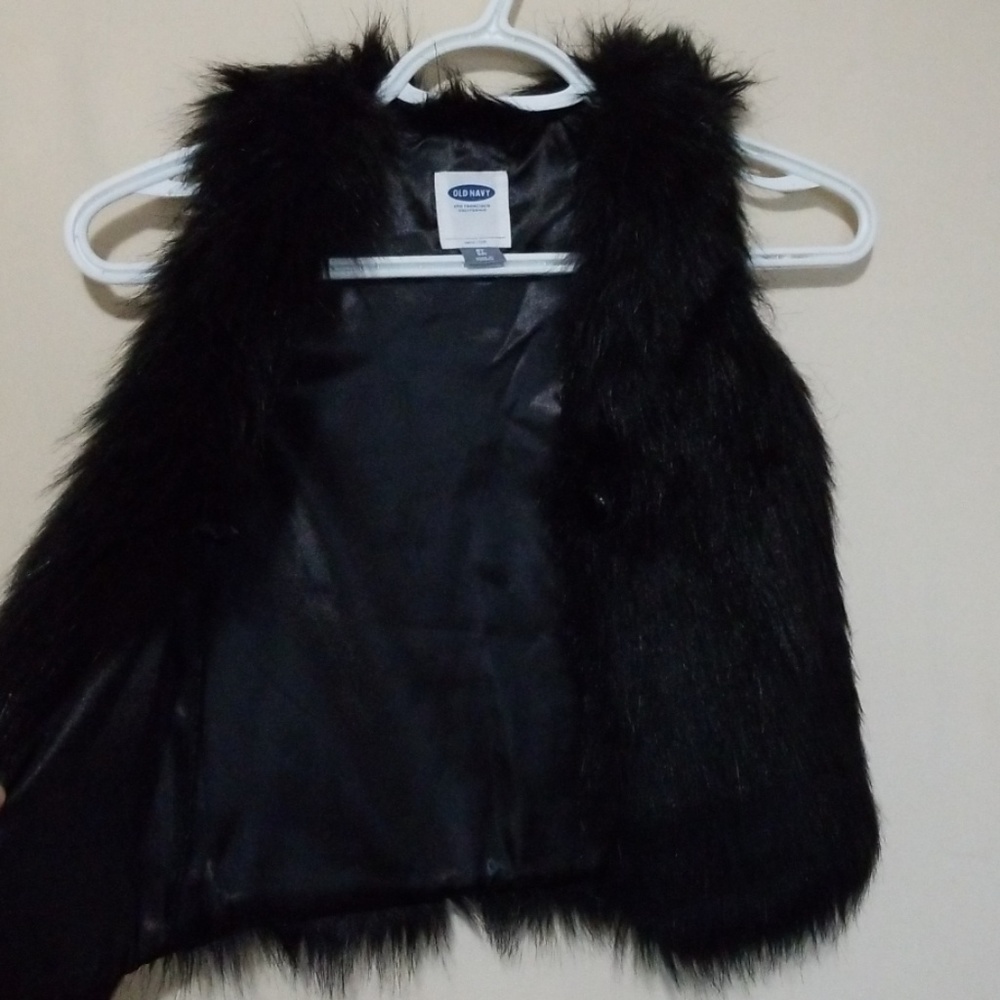 Fuax Fur Vest - Picture 4 of 4